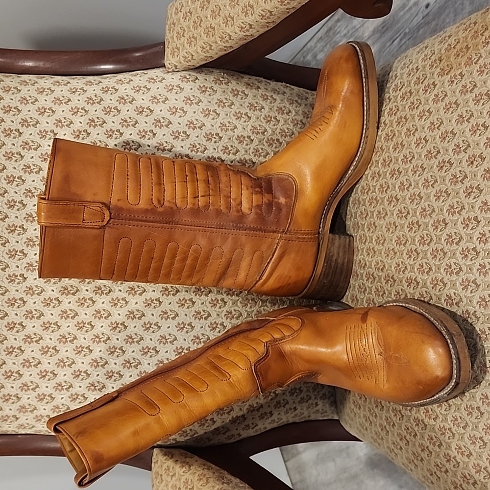 R.2 No Brand Orange Mens Boots size 9D
